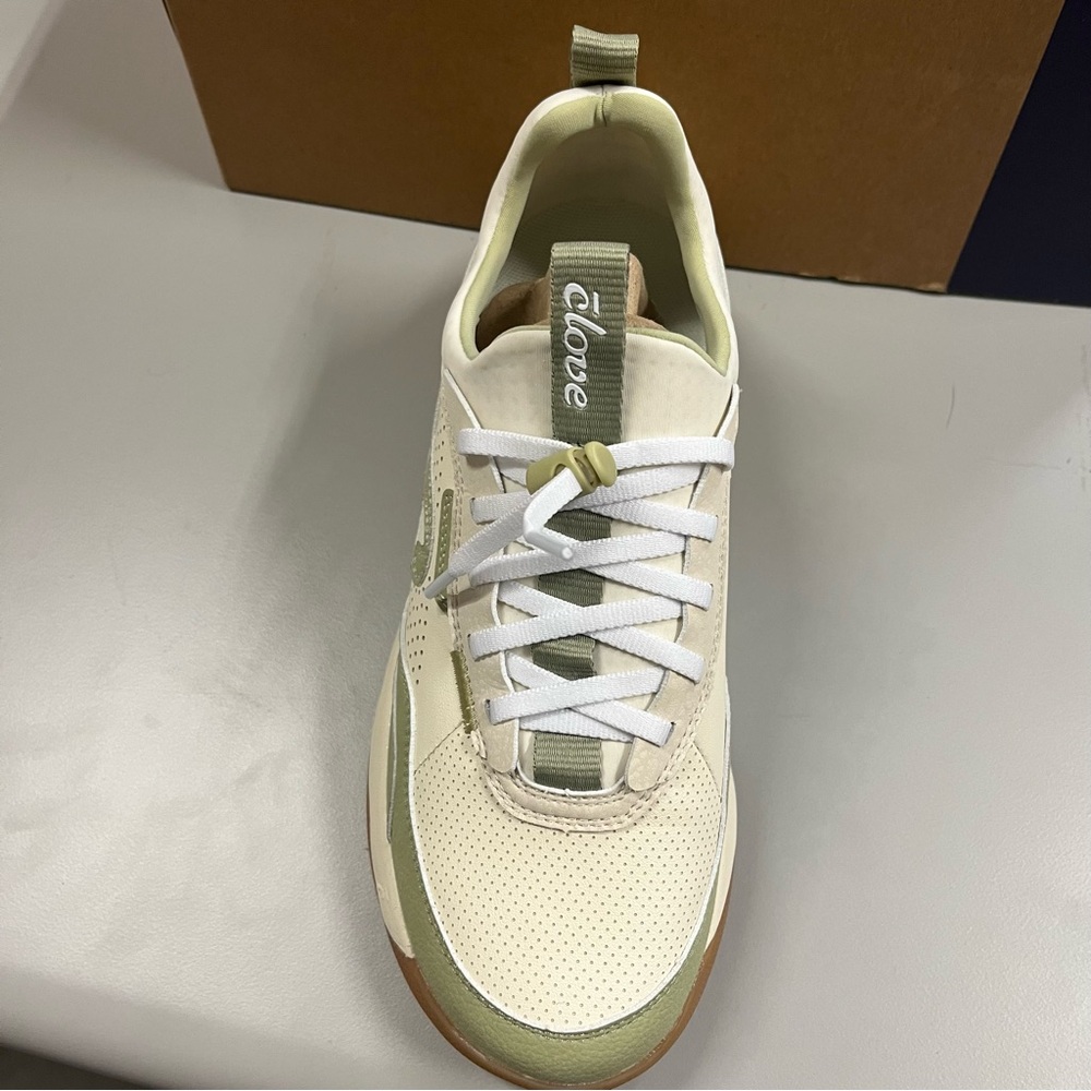NIB Clove Strada Antique White And Sage Women's Sneakers - Picture 5 of 15